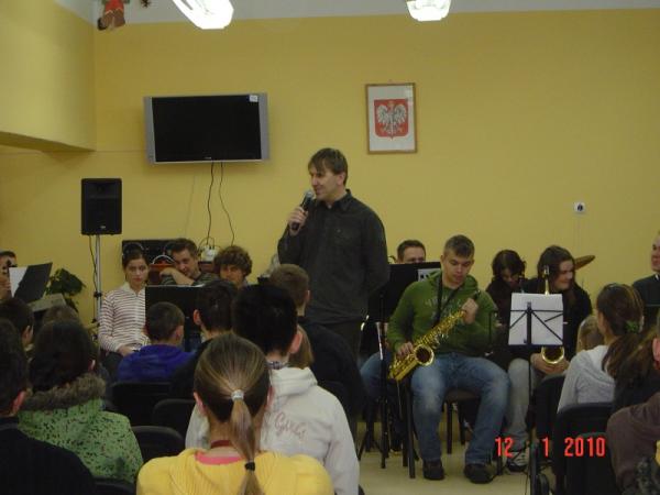 Kliknij, aby zobaczyć w pełnym rozmiarze. bigband001.jpg
