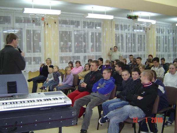 Kliknij, aby zobaczyć w pełnym rozmiarze. bigband003.jpg