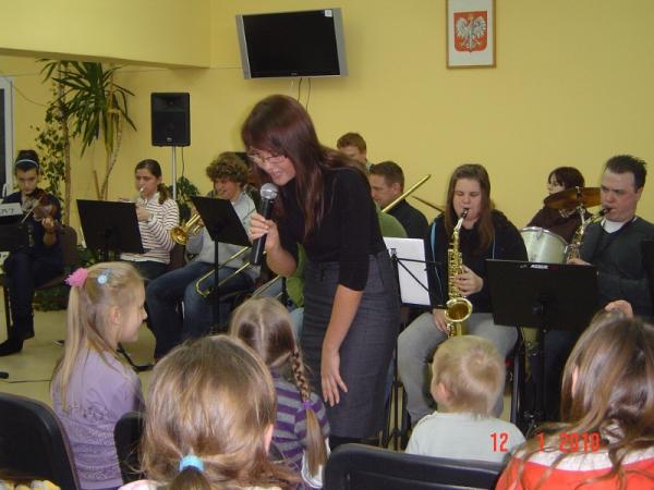 Kliknij, aby zobaczyć w pełnym rozmiarze. bigband006.jpg